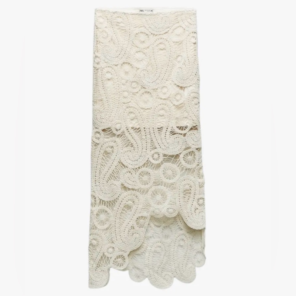 Zara Cream Asymmetrical Lace Midi Skirt. New . Size L.